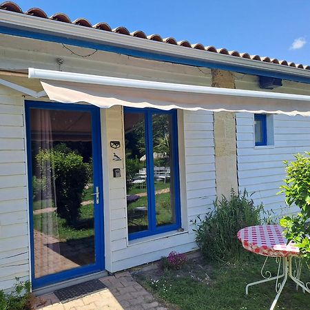 La Cadournaise Bed and Breakfast Saint-Seurin-de-Cadourne Εξωτερικό φωτογραφία