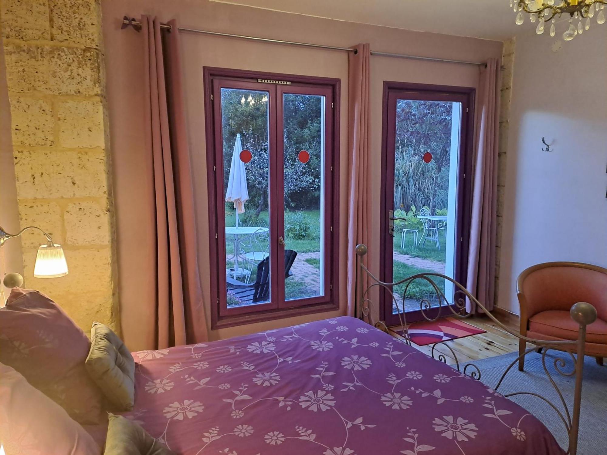 La Cadournaise Bed and Breakfast Saint-Seurin-de-Cadourne Εξωτερικό φωτογραφία