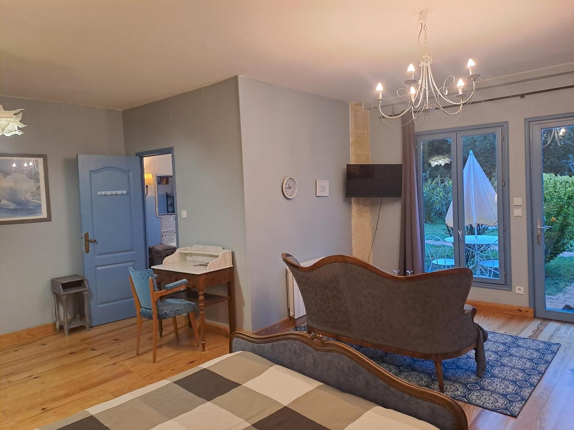 La Cadournaise Bed and Breakfast Saint-Seurin-de-Cadourne Εξωτερικό φωτογραφία