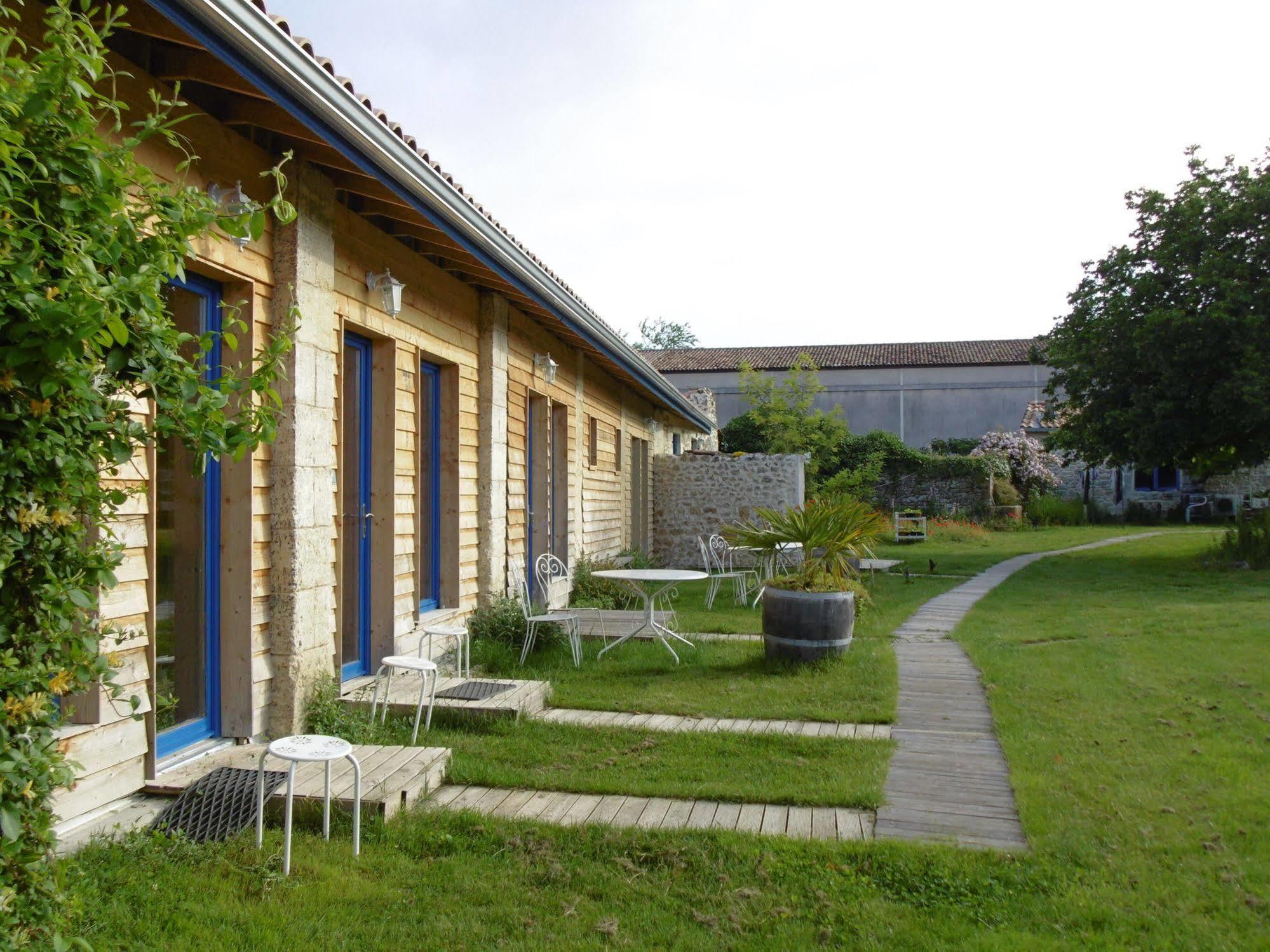 La Cadournaise Bed and Breakfast Saint-Seurin-de-Cadourne Εξωτερικό φωτογραφία